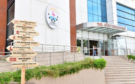 BAŞKAN AKP İKTİDARI GİBİ SUS PAYI KOLTUK MU ? DAĞITIYOR!