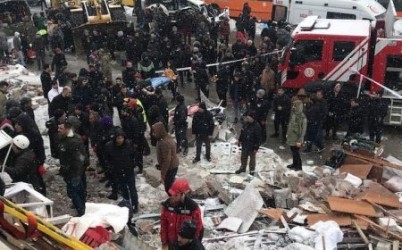 Kahramanmaraş Pazarcık'ta 7,7 büyüklüğünde bir deprem meydana geldi.