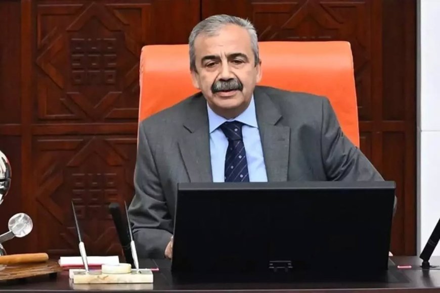 SIRRI SÜREYYA ÖNDER’HAYATINI KAYBETTİ